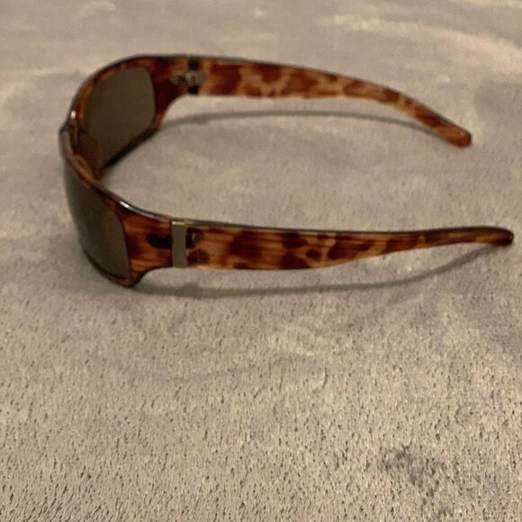 Women's Brown Sunglasses with Animal Print and Gold Accents on the Side Temple - Picture 3 of 3